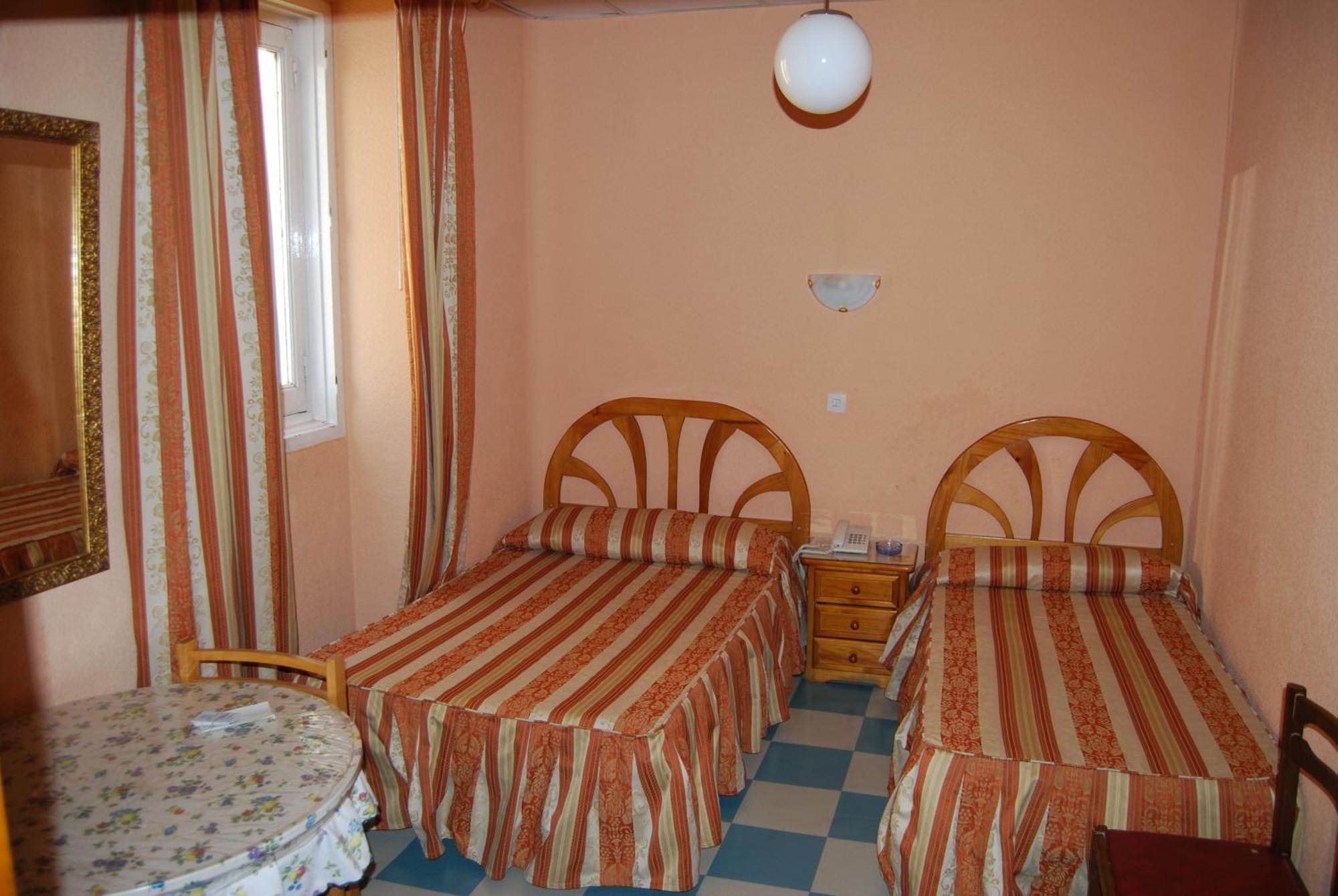 Hostal La Perla Asturiana — Photos 1